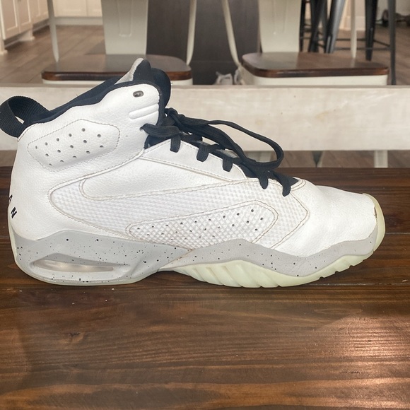 Nike Air Jordan Lift Off Men’s Basketball Shoes Size 9.5 White Black Wolf Grey - Picture 7 of 14